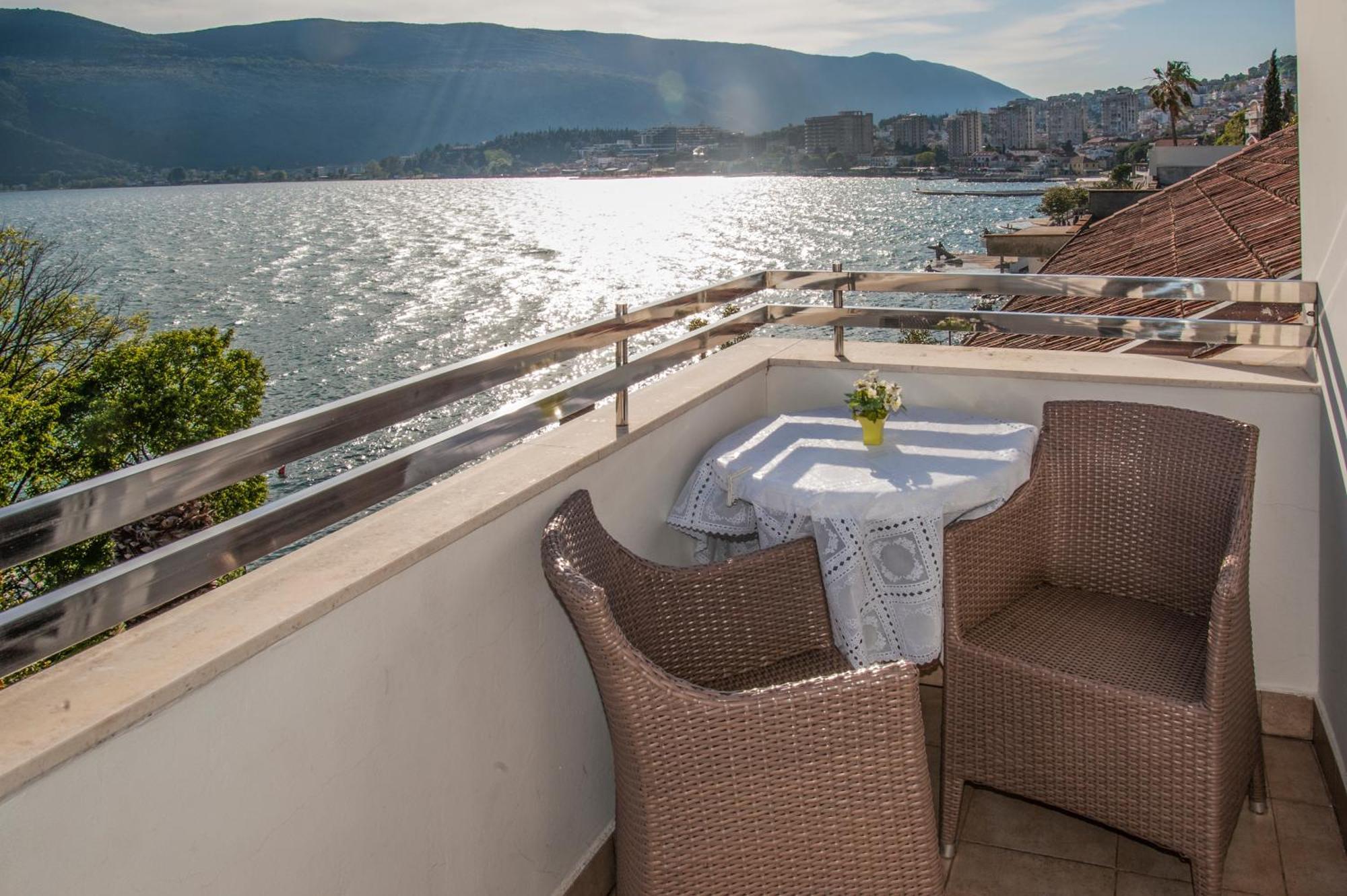 Apartments Mako Херцег-Нови Экстерьер фото