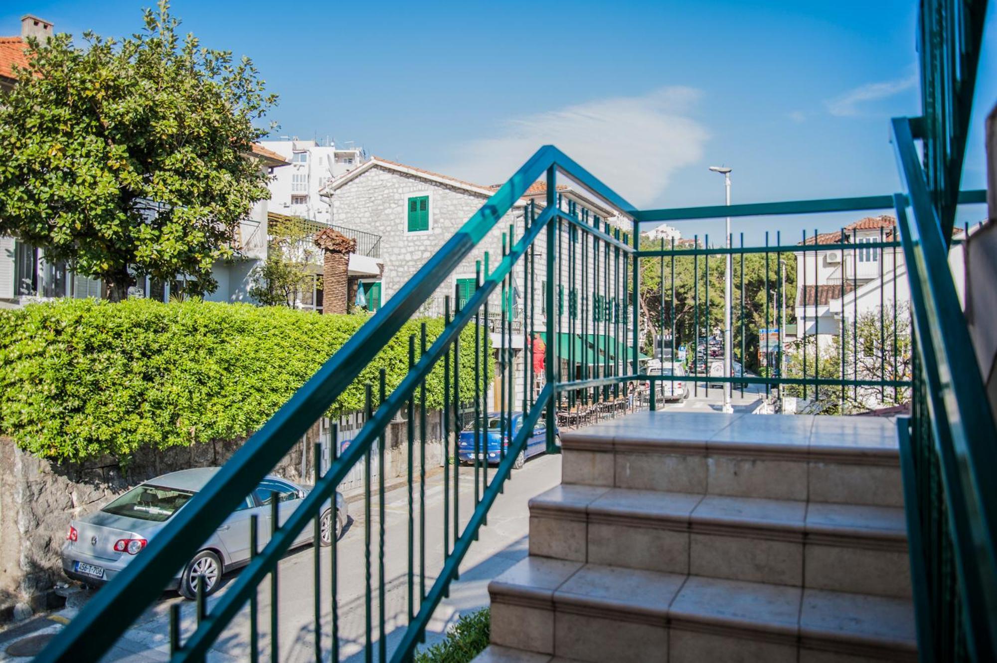 Apartments Mako Херцег-Нови Экстерьер фото